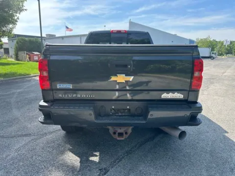 More photos of 2018 Chevrolet Silverado 2500HD High Country at Indy Luxury Motorsports, IN