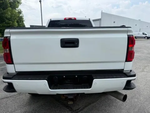 More photos of 2016 GMC Sierra 2500HD SLT at Indy Luxury Motorsports, IN