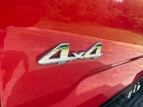 More photos of 2016 Toyota Tundra SR5 at Indy Luxury Motorsports, IN