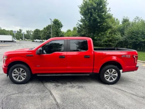 More photos of 2017 Ford F-150 XL at Indy Luxury Motorsports, IN