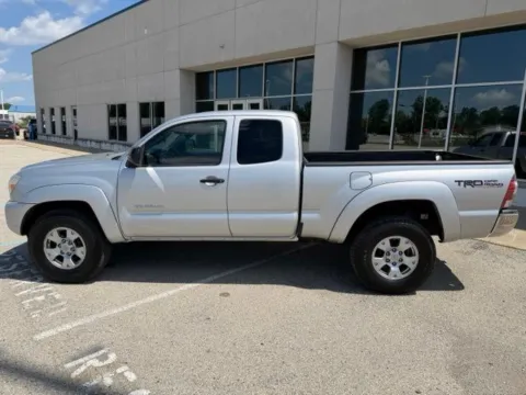 More photos of 2013 Toyota Tacoma at Indy Luxury Motorsports, IN