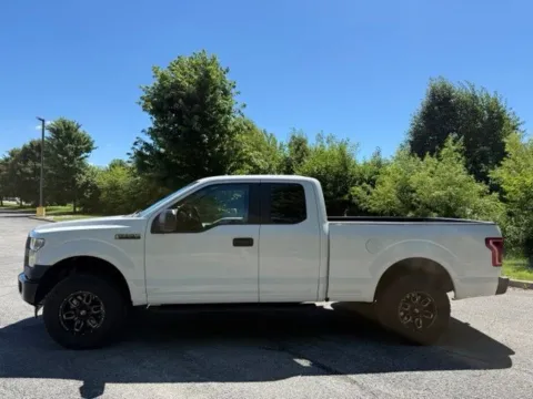 More photos of 2017 Ford F-150 XL at Indy Luxury Motorsports, IN