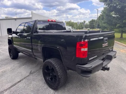 More photos of 2015 GMC Sierra 2500HD Denali at Indy Luxury Motorsports, IN