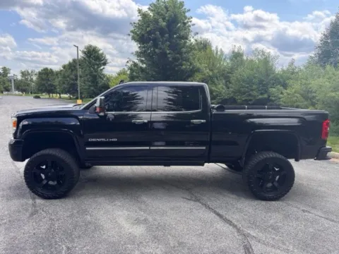 More photos of 2015 GMC Sierra 2500HD Denali at Indy Luxury Motorsports, IN