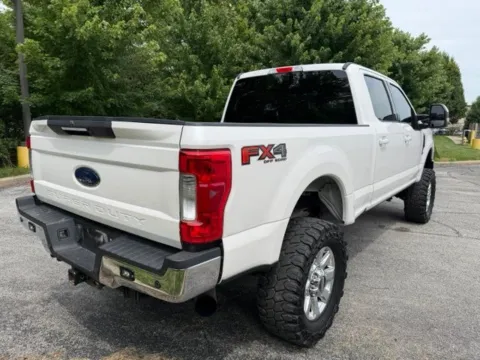 More photos of 2018 Ford F-250SD Lariat at Indy Luxury Motorsports, IN
