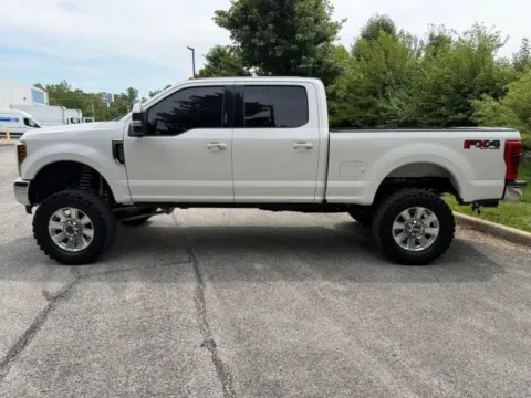 More photos of 2018 Ford F-250SD Lariat at Indy Luxury Motorsports, IN