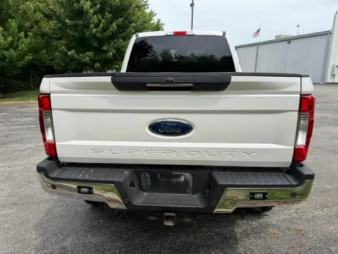 More photos of 2018 Ford F-250SD Lariat at Indy Luxury Motorsports, IN
