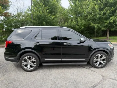 Photos of 2018 Ford Explorer Platinum for sale in Indianapolis, IN at Indy Luxury Motorsports