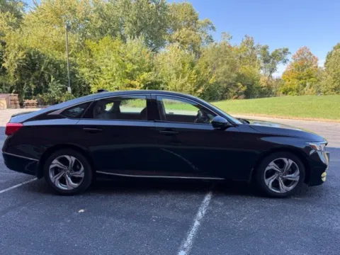 Photos of 2018 Honda Accord EX-L for sale in Indianapolis, IN at Indy Luxury Motorsports