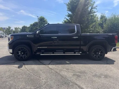 More photos of 2021 GMC Sierra 1500 SLT at Indy Luxury Motorsports, IN