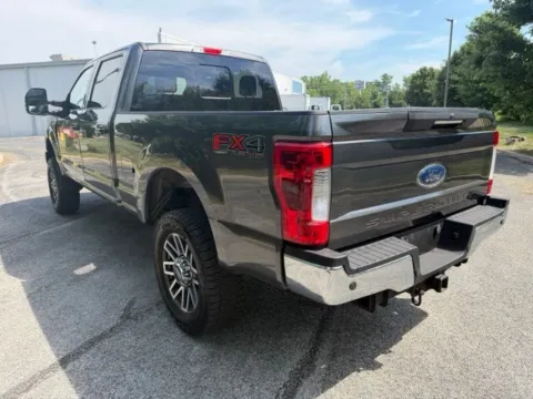 More photos of 2019 Ford F-250SD Lariat at Indy Luxury Motorsports, IN