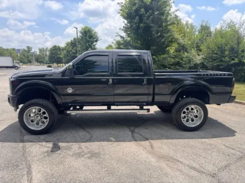 More photos of 2015 Ford F-350SD Platinum at Indy Luxury Motorsports, IN