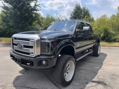 More photos of 2015 Ford F-350SD Platinum at Indy Luxury Motorsports, IN