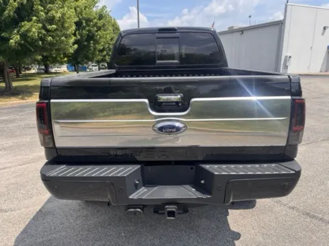 More photos of 2015 Ford F-350SD Platinum at Indy Luxury Motorsports, IN