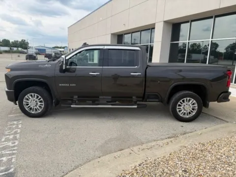 More photos of 2021 Chevrolet Silverado 3500 HD High Country at Indy Luxury Motorsports, IN