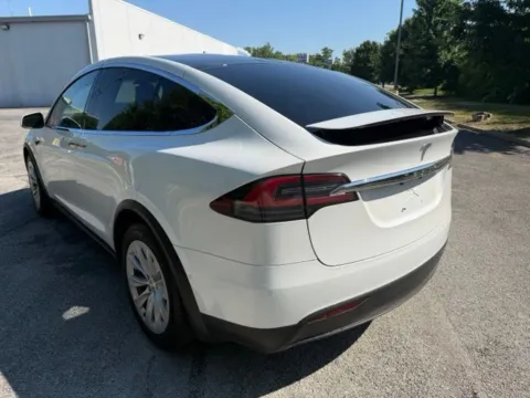 More photos of 2020 Tesla Model X Long Range at Indy Luxury Motorsports, IN