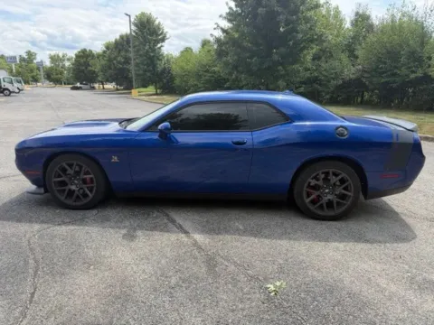 More photos of 2018 Dodge Challenger R/T Scat Pack at Indy Luxury Motorsports, IN