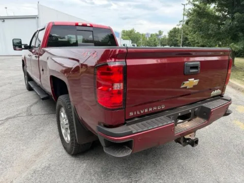 More photos of 2018 Chevrolet Silverado 3500HD High Country at Indy Luxury Motorsports, IN