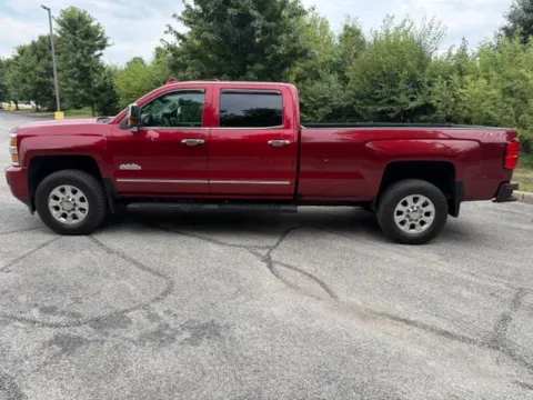 More photos of 2018 Chevrolet Silverado 3500HD High Country at Indy Luxury Motorsports, IN