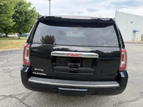 More photos of 2019 GMC Yukon Denali at Indy Luxury Motorsports, IN