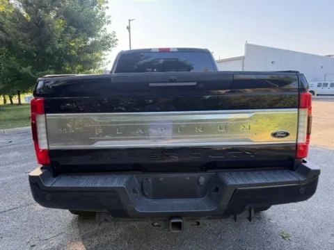 More photos of 2018 Ford F-250SD Platinum at Indy Luxury Motorsports, IN