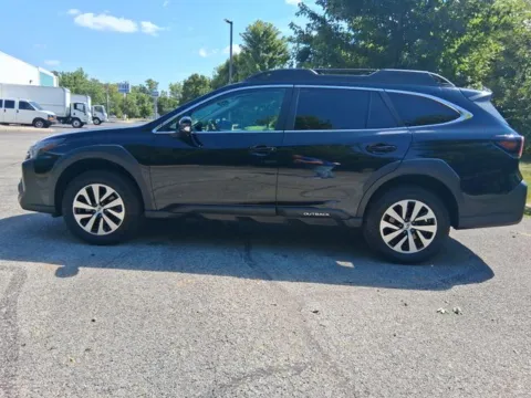 More photos of 2024 Subaru Outback Premium at Indy Luxury Motorsports, IN