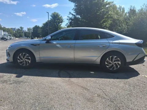 More photos of 2026 Hyundai Sonata Hybrid Blue at Indy Luxury Motorsports, IN