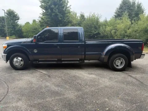 More photos of 2016 Ford F-350SD Lariat at Indy Luxury Motorsports, IN
