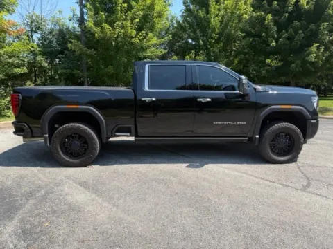 Another view of 2024 GMC Sierra 2500HD Denali Ultimate for sale in Indianapolis, IN at Indy Luxury Motorsports