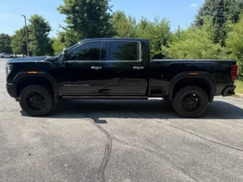 More photos of 2024 GMC Sierra 2500HD Denali Ultimate at Indy Luxury Motorsports, IN