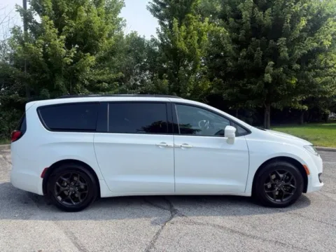 Photos of 2019 Chrysler Pacifica Touring L for sale in Indianapolis, IN at Indy Luxury Motorsports