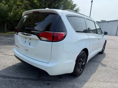 Another view of 2019 Chrysler Pacifica Touring L for sale in Indianapolis, IN at Indy Luxury Motorsports