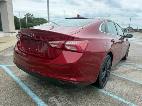 More photos of 2022 Chevrolet Malibu LT at Indy Luxury Motorsports, IN