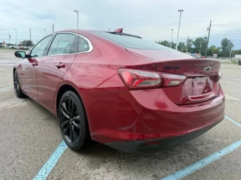 More photos of 2022 Chevrolet Malibu LT at Indy Luxury Motorsports, IN