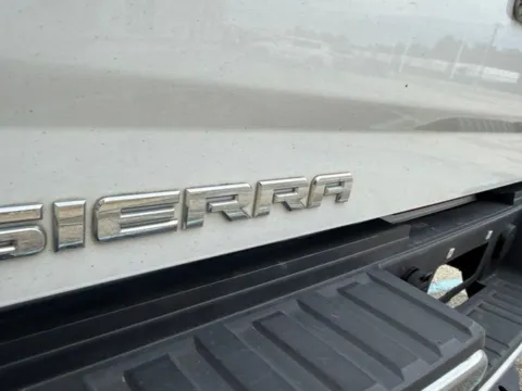 More photos of 2016 GMC Sierra 3500 HD SLT at Indy Luxury Motorsports, IN