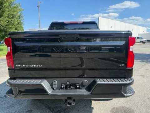 More photos of 2022 Chevrolet Silverado 1500 LT Trail Boss at Indy Luxury Motorsports, IN