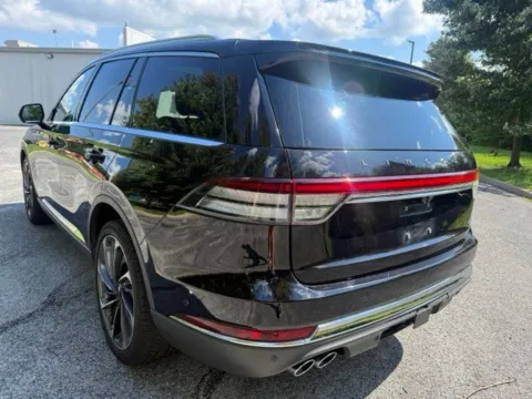 Another view of 2020 Lincoln Aviator Reserve for sale in Indianapolis, IN at Indy Luxury Motorsports