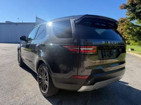 More photos of 2018 Land Rover Discovery HSE Luxury at Indy Luxury Motorsports, IN