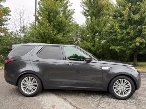 Photos of 2018 Land Rover Discovery HSE Luxury for sale in Indianapolis, IN at Indy Luxury Motorsports