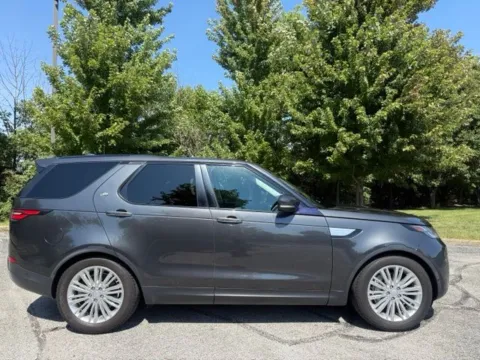 Photos of 2018 Land Rover Discovery HSE Luxury for sale in Indianapolis, IN at Indy Luxury Motorsports