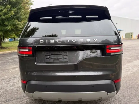 More photos of 2018 Land Rover Discovery HSE Luxury at Indy Luxury Motorsports, IN