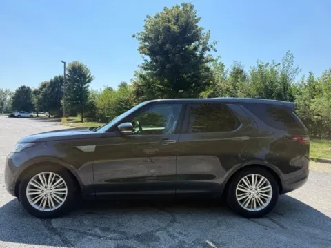 Another view of 2018 Land Rover Discovery HSE Luxury for sale in Indianapolis, IN at Indy Luxury Motorsports