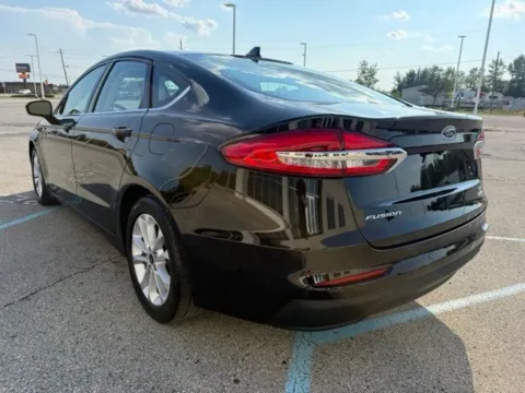 More photos of 2020 Ford Fusion SE at Indy Luxury Motorsports, IN