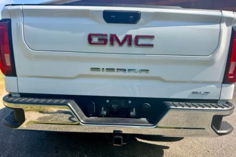 More photos of 2025 GMC Sierra 1500 SLT at Indy Luxury Motorsports, IN