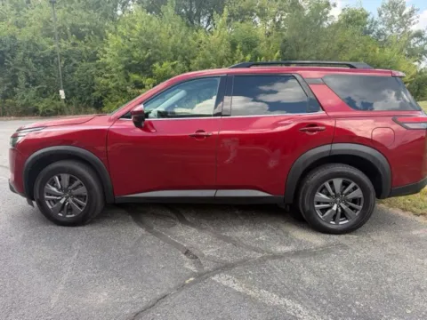 More photos of 2023 Nissan Pathfinder SV at Indy Luxury Motorsports, IN