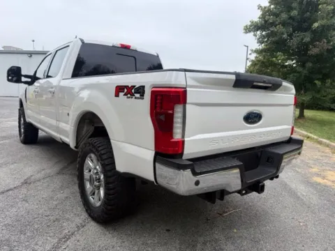 More photos of 2018 Ford F-250SD Lariat at Indy Luxury Motorsports, IN