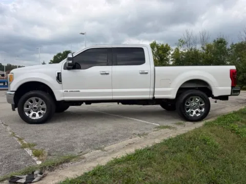 More photos of 2017 Ford F-250SD Lariat at Indy Luxury Motorsports, IN