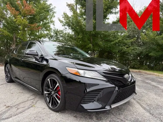 Black 2018 Toyota Camry XSE for sale in Indianapolis, IN