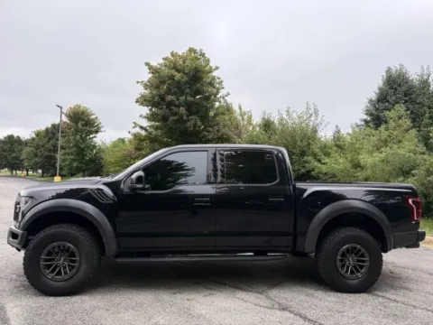 More photos of 2020 Ford F-150 Raptor at Indy Luxury Motorsports, IN