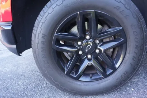 More photos of 2019 Chevrolet Silverado 1500 Custom Trail Boss at Indy Luxury Motorsports, IN